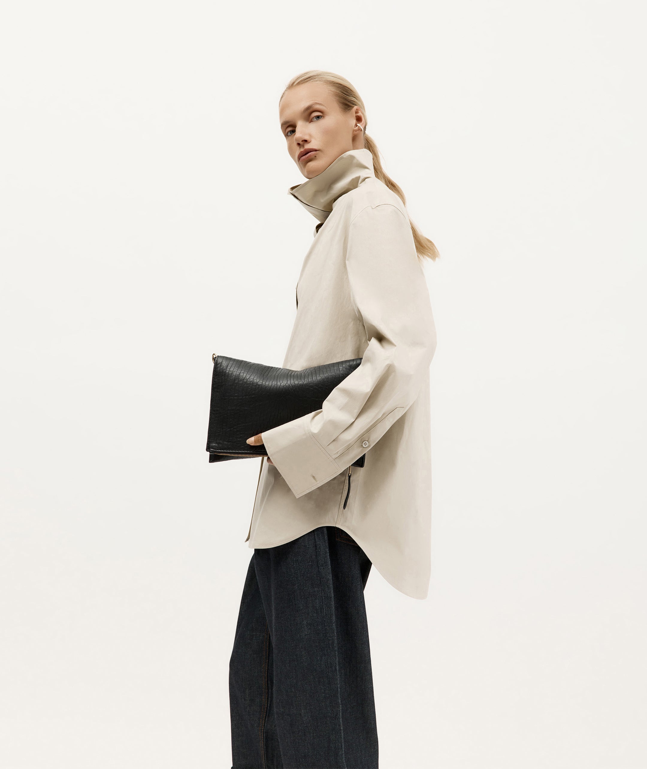 Mr Komodo - Black Bulle/Brass