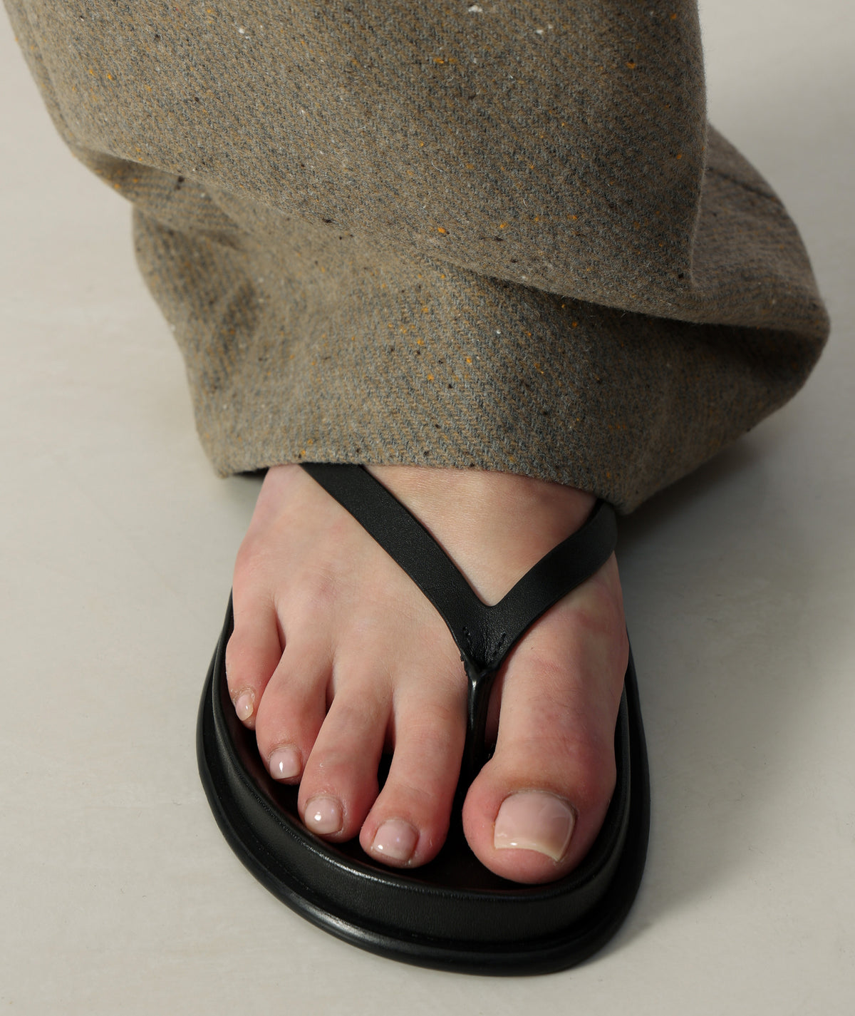 Artemis Sandal - Black