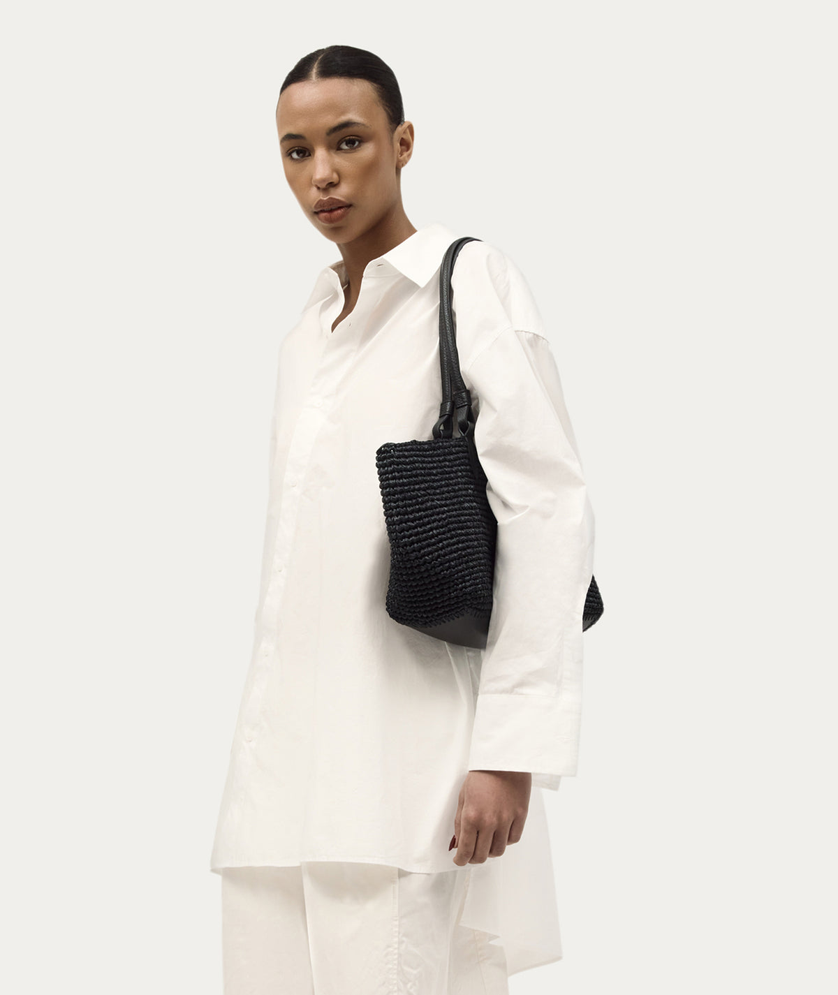 Medium Bandit Tote - Black Raffia/Black