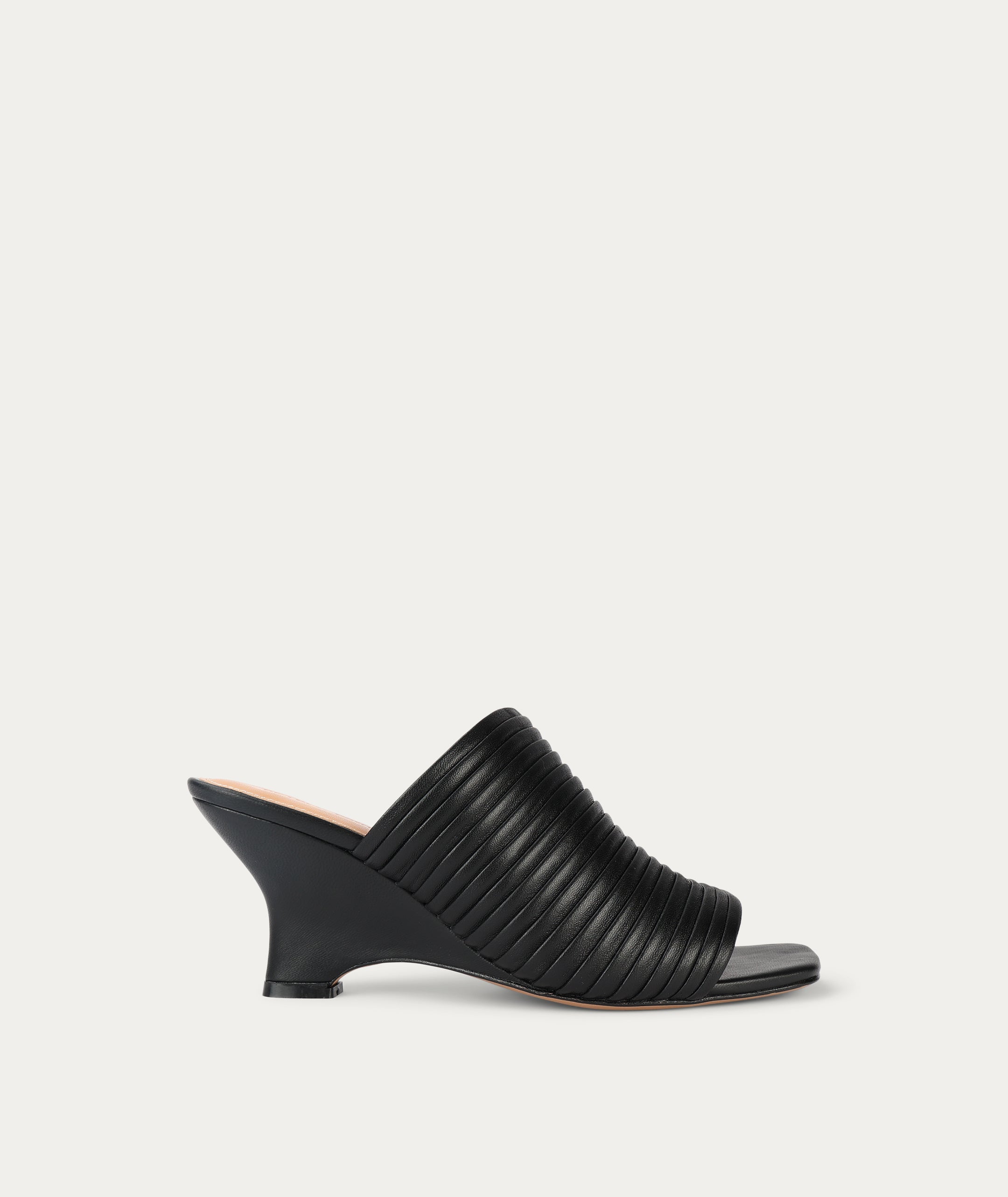 Caballo Mule - Black Pleated