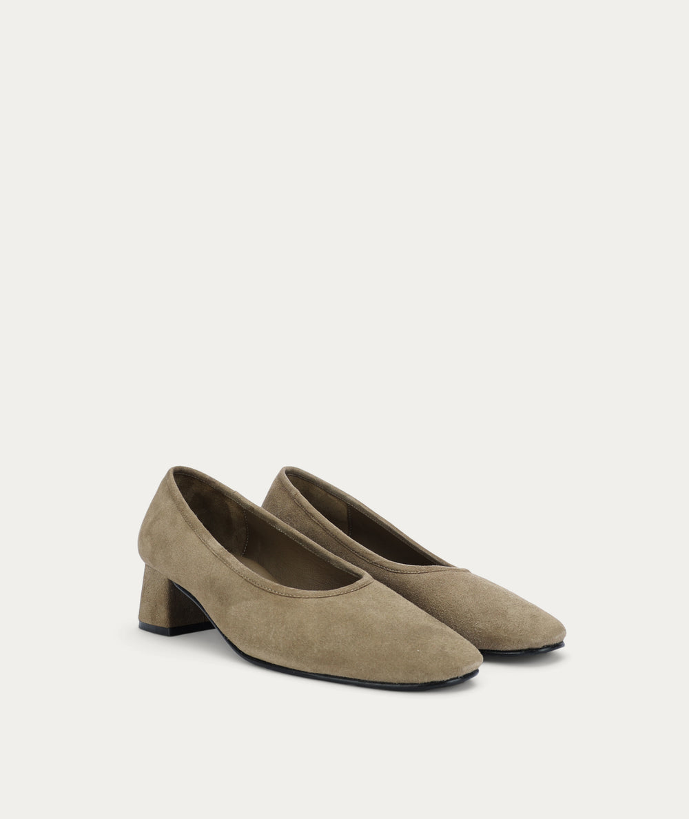 Cinch Pump - Dune Suede