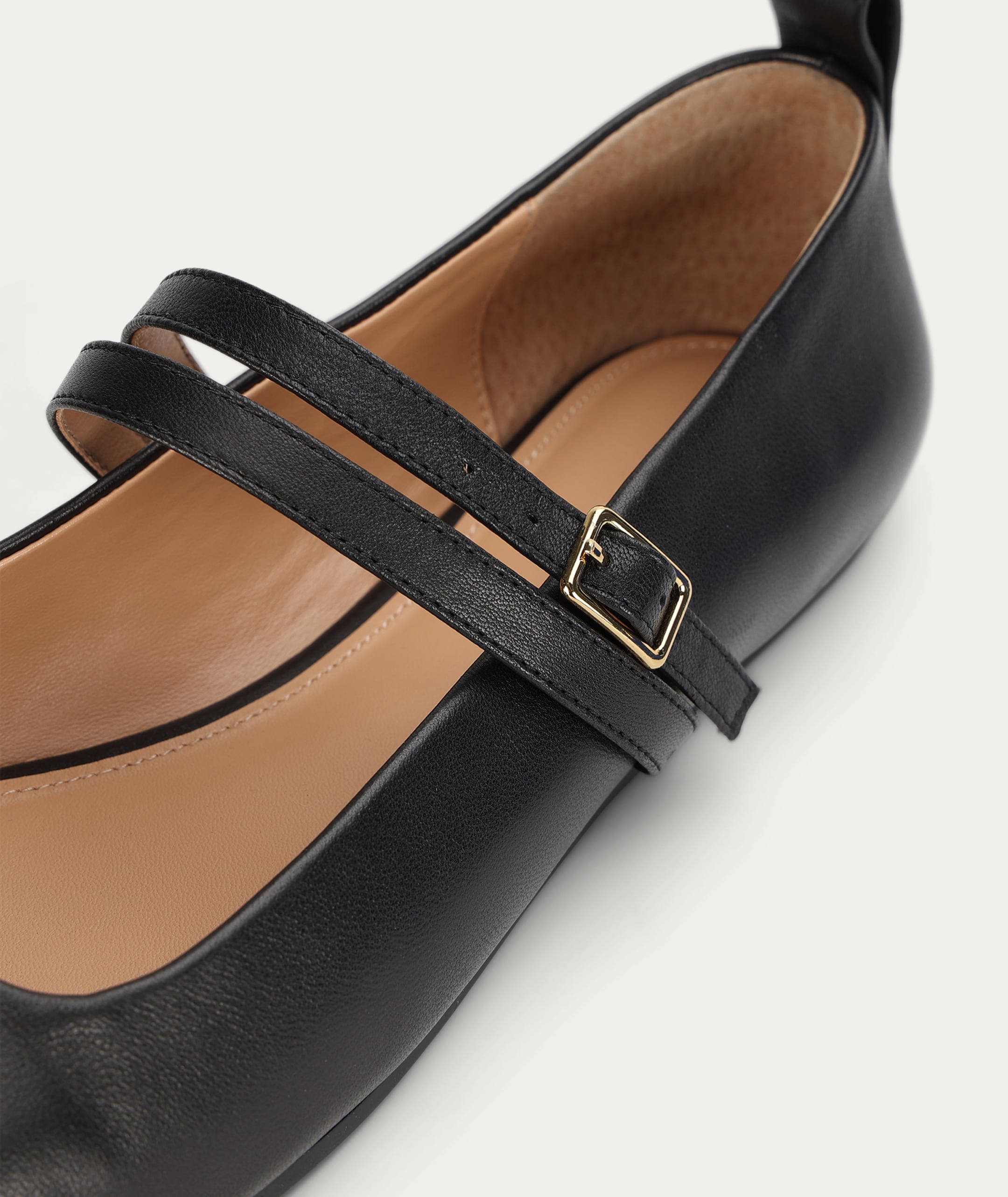 Diomedes Flat - Black