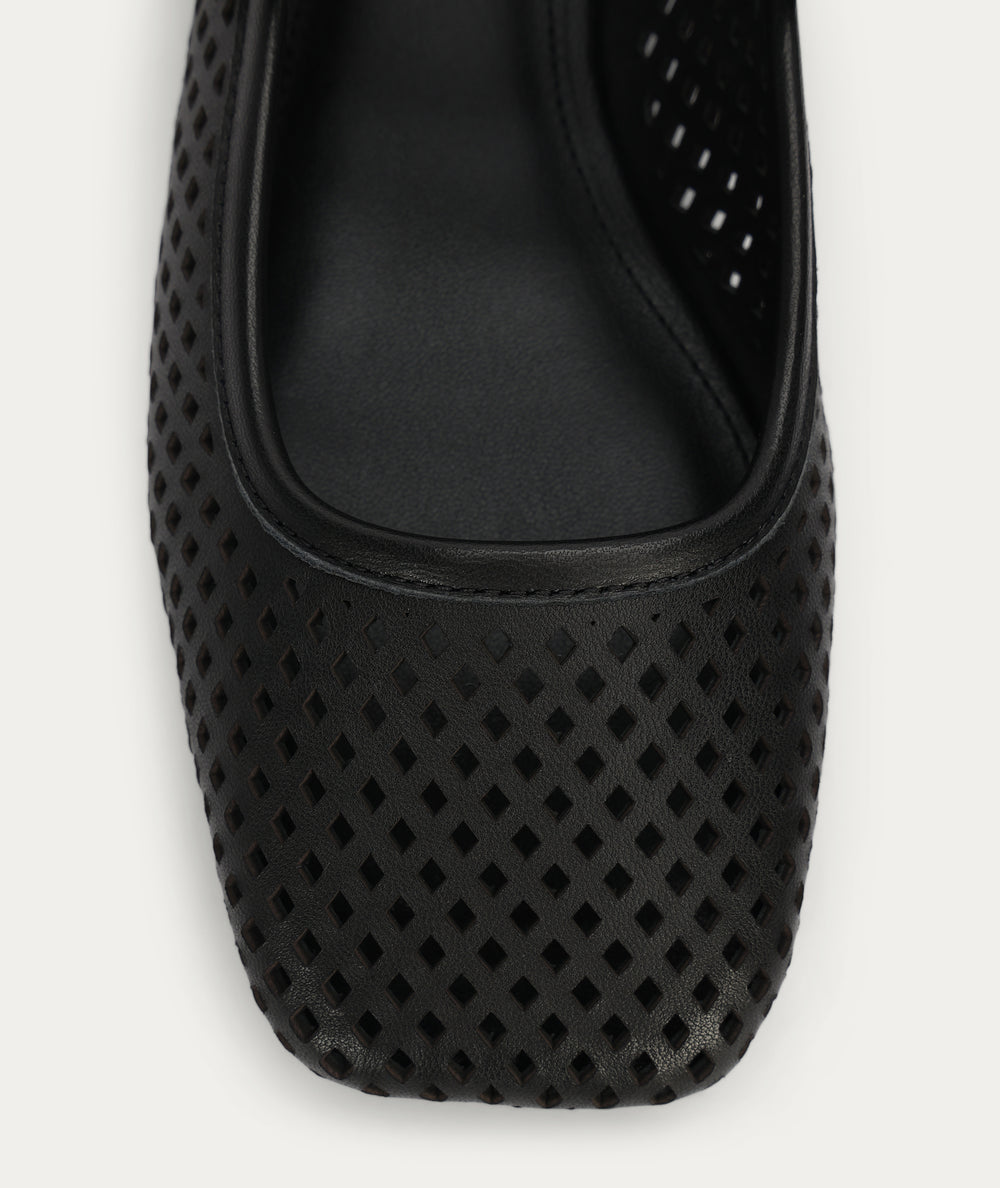 Diomedes Flat - Black Perforated