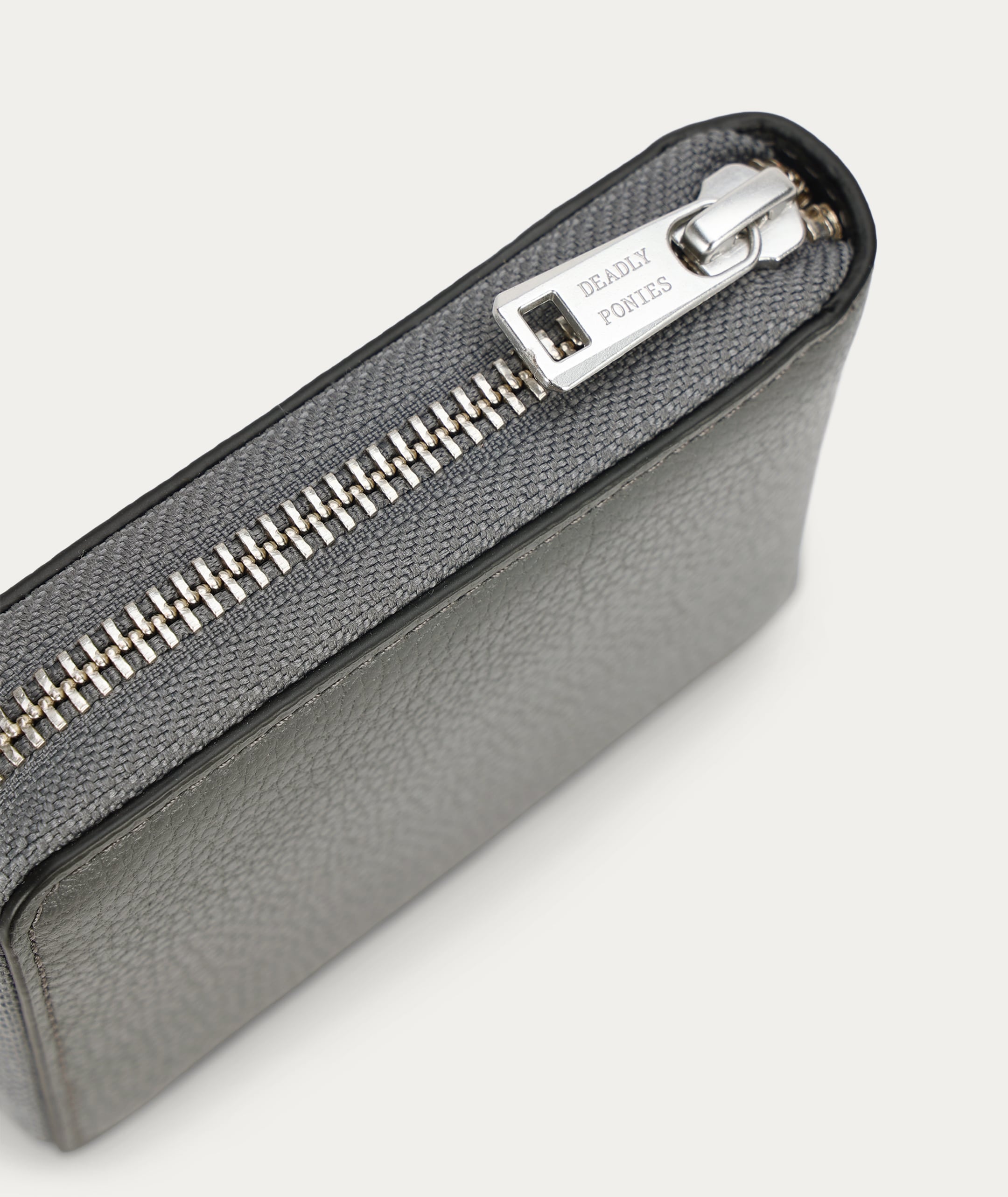 Fritz Wallet - Flint/Silver