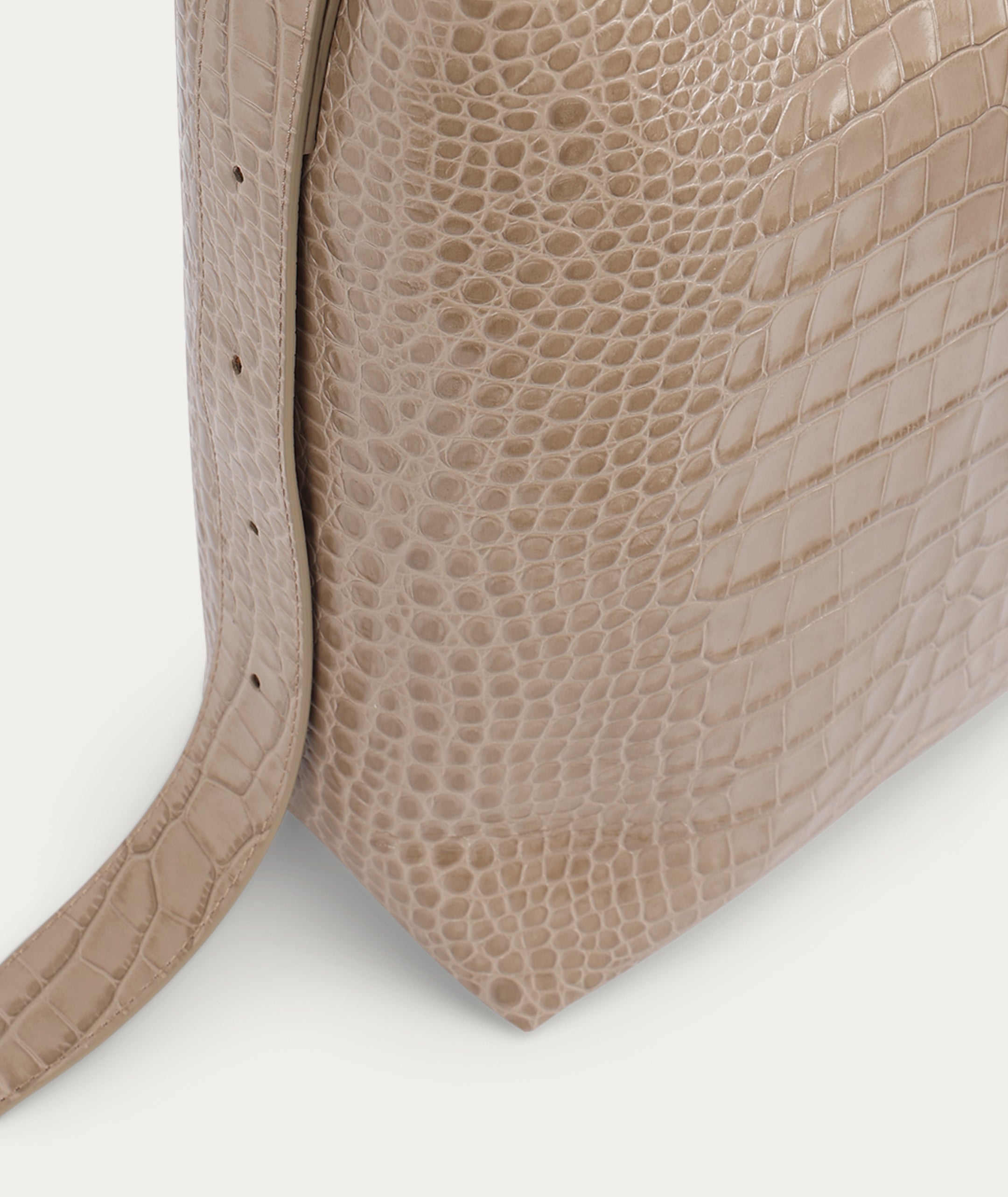 Mr Bellboy - Oat Croc