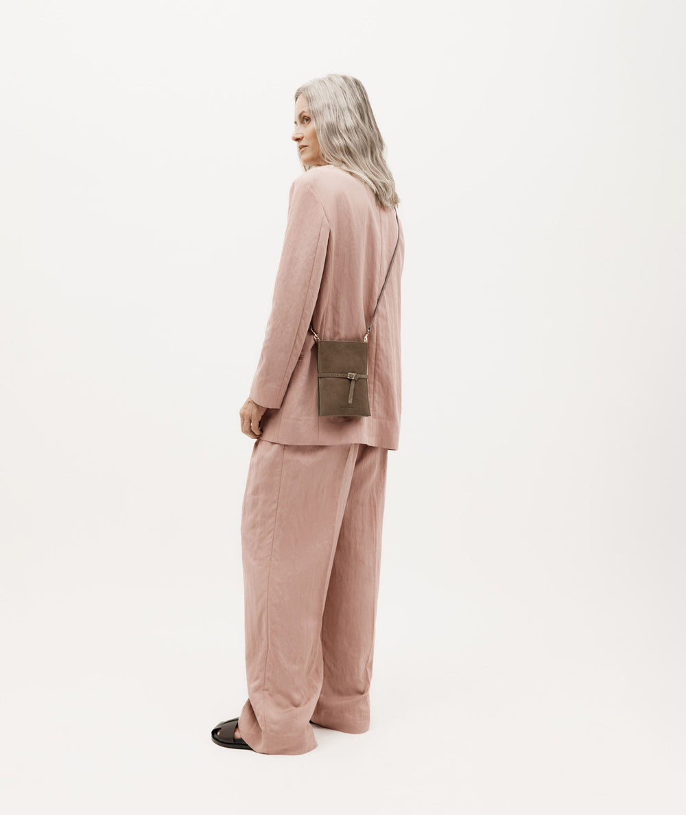 Mr Penny Pouchette - Dune Suede