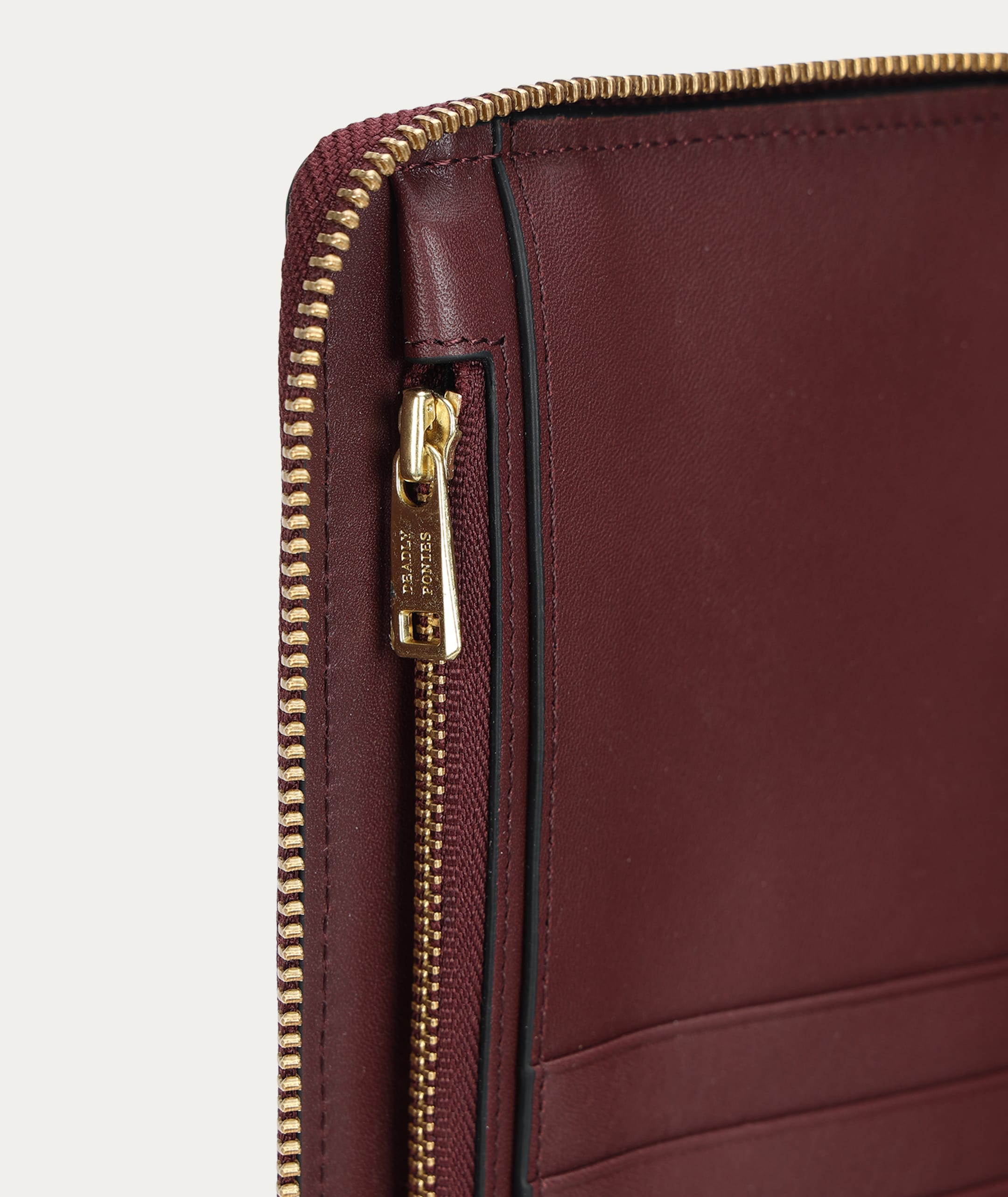 Travel Wallet - Radicchio